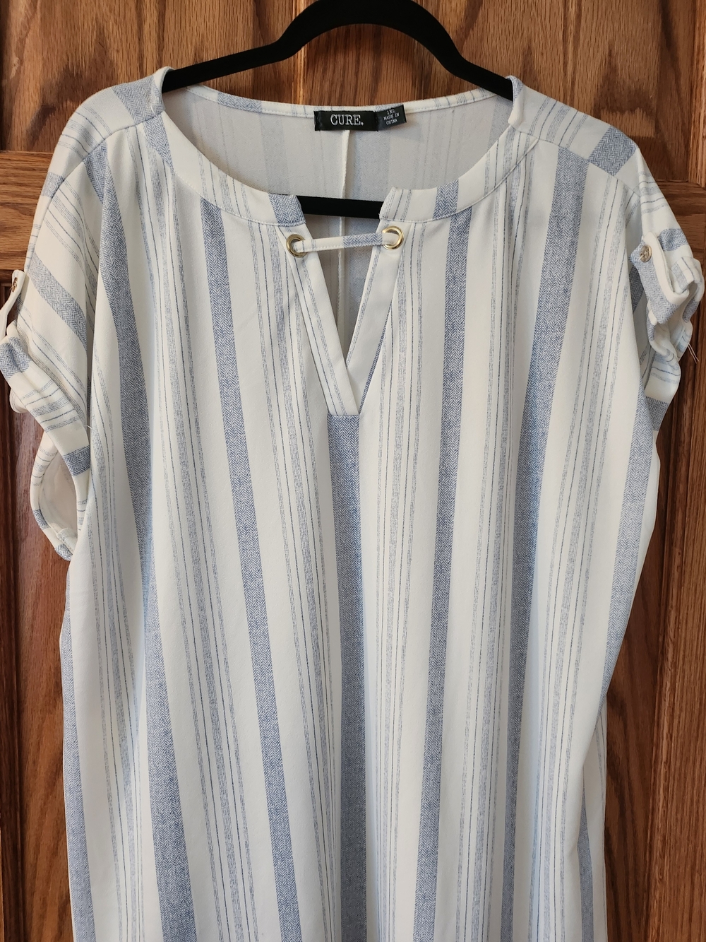 Striped V-Neck Short Sleeve Tunic in White and Light Blue